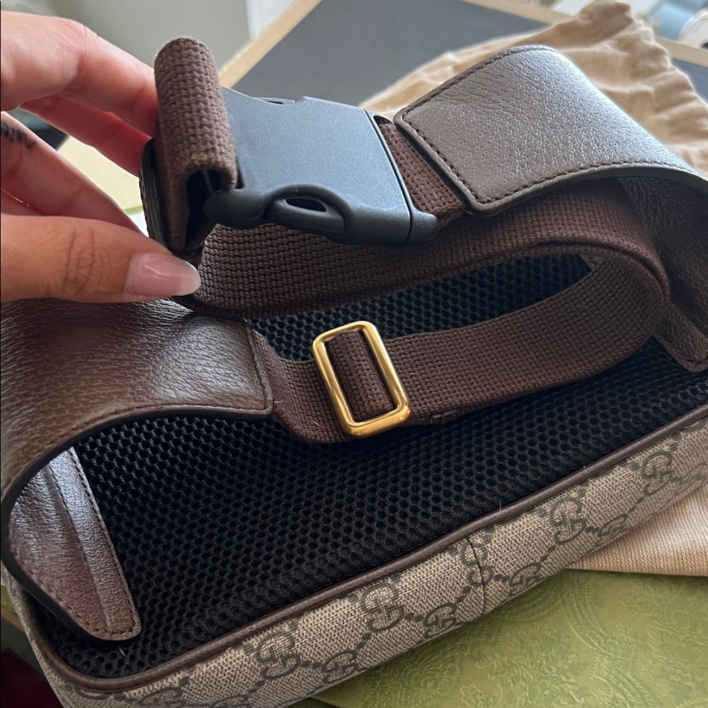 Gucci GG Supreme Belt Bag in Brown and Green - Picture 7 of 7